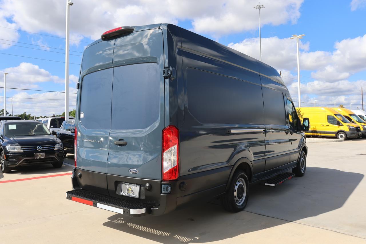2019 Ford Transit photo 3