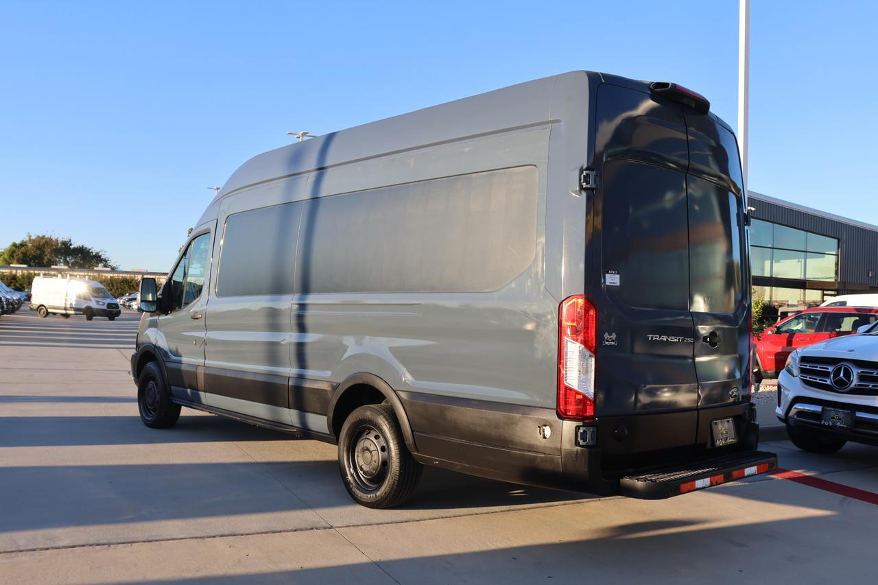 2019 Ford Transit photo 2