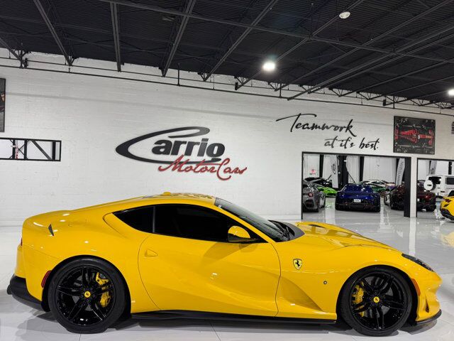 2019 Ferrari 812 Superfast Giallo Modena paint, Beige Tradizione interior, front lifter, Daytona seats, carbon galore AND MORE! Fort Lauderdale FL
