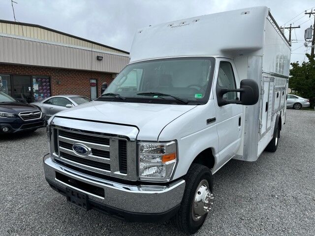 2019 Ford E-450 DRW Workport Service Body w/ Ladder Rack