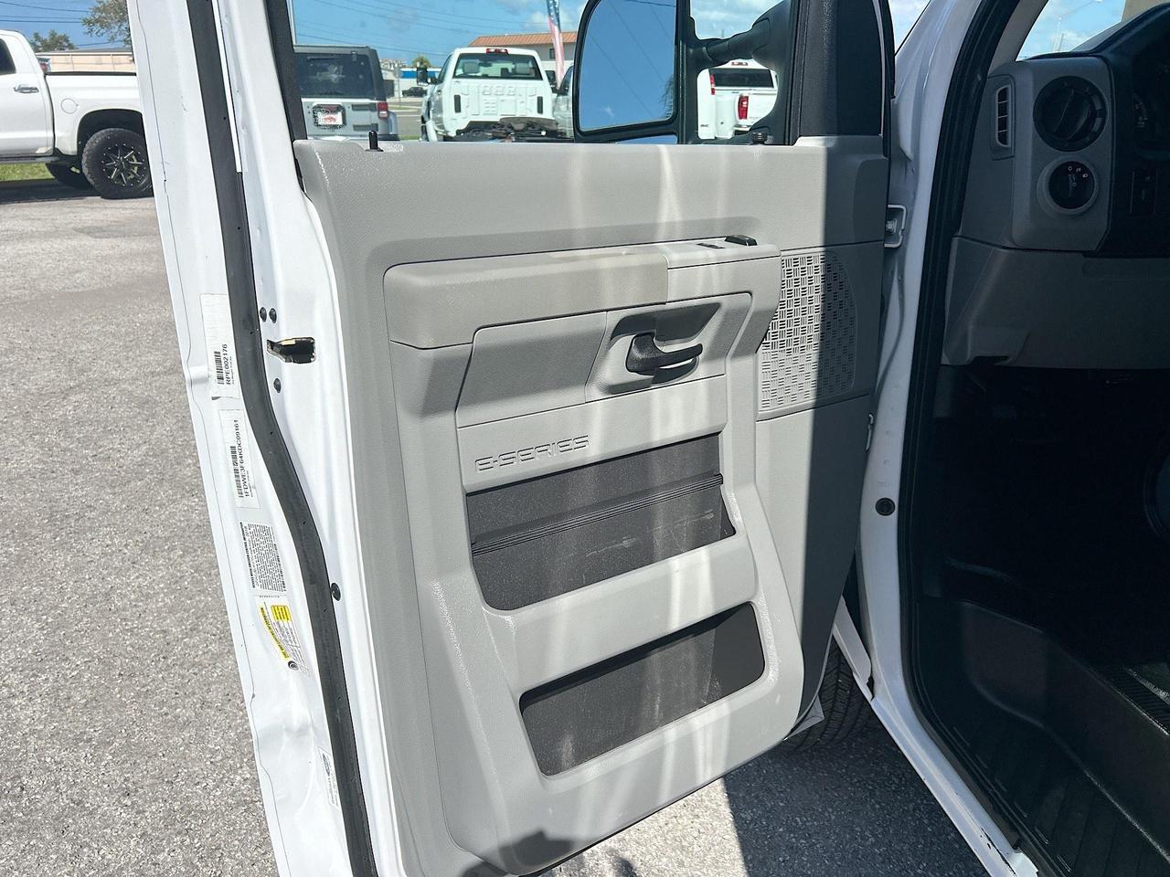2019 Ford E-Series Cutaway E-350 DRW WB Venice FL