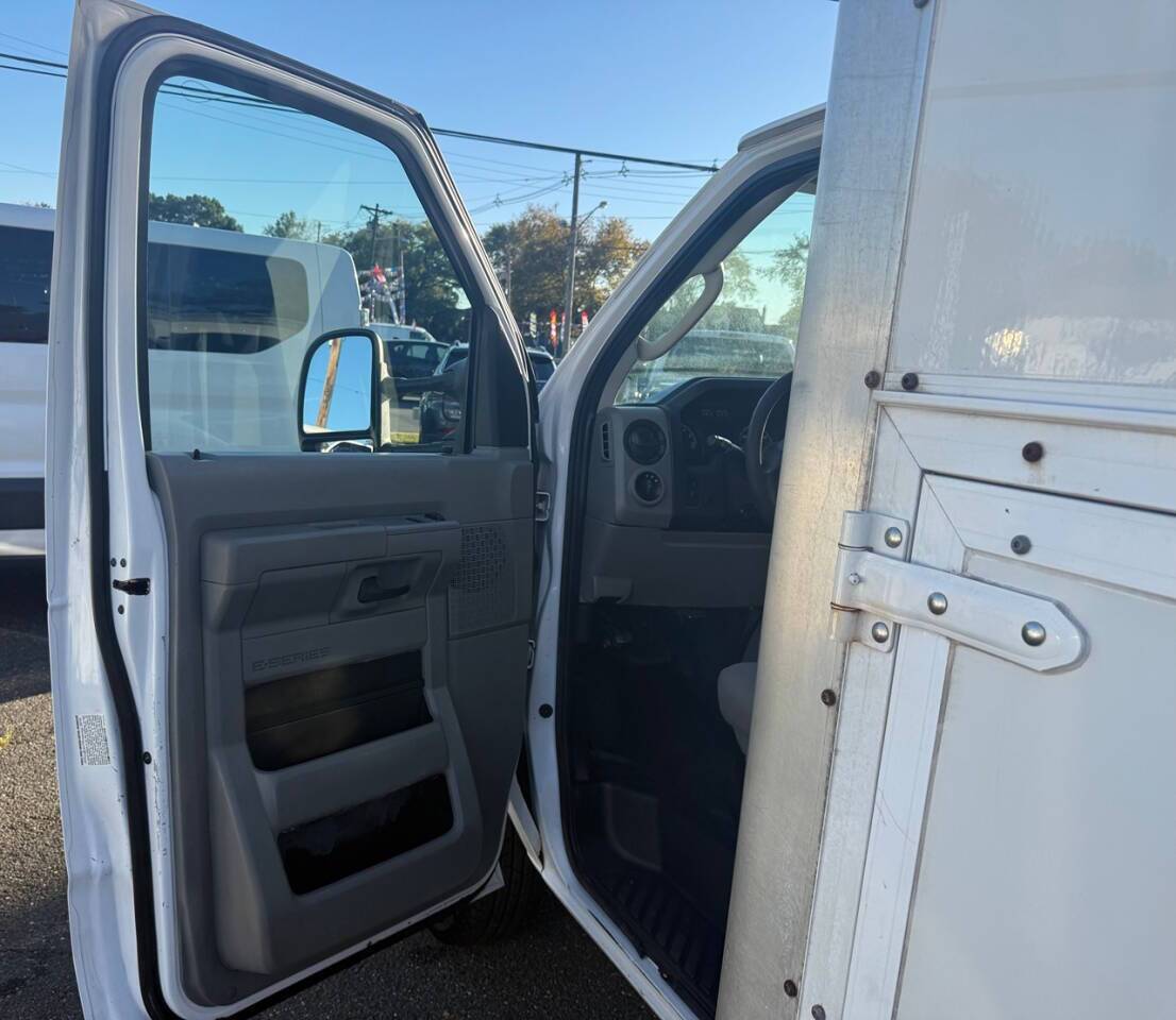 2019 Ford E-Series E 350 SD 2dr 158 in. WB DRW Cutaway Chassis Edison NJ