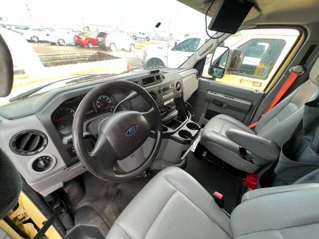 2019 Ford Econoline E450 Laredo TX