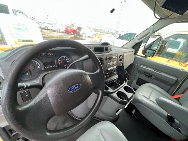 2019 Ford Econoline E450 Laredo TX