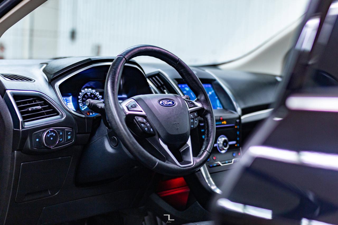 2019 Ford Edge AWD Titanium Leather Roof Nav BCam Red Deer AB