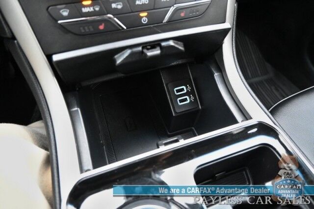 2019 Ford Edge SEL / AWD / Cold Weather & Convenience Pkg / Auto Start / Heated Leather Seats & Steering / Lane Depart & Blind Spot / Apple CarPlay & Android Auto / Back Up Camera / Keyless Entry & Start / Tow Pkg / 1-Owner Anchorage AK