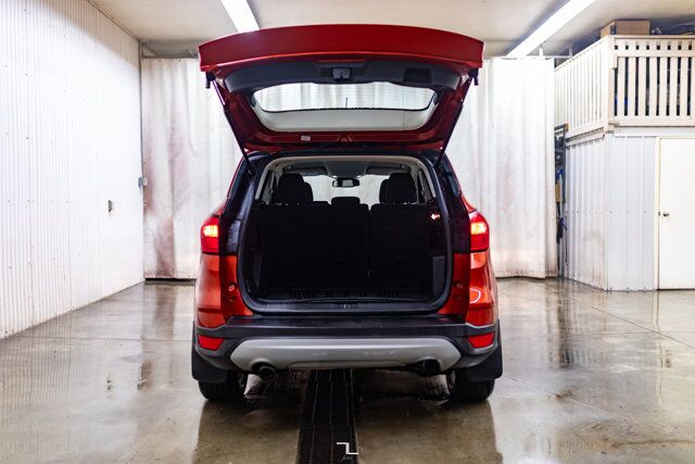 2019 Ford Escape AWD SE PSeat BCam Red Deer AB