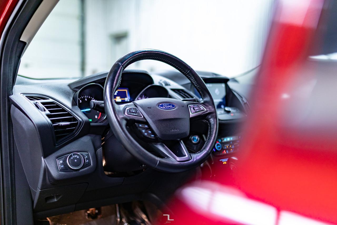 2019 Ford Escape AWD SE PSeat BCam Red Deer AB