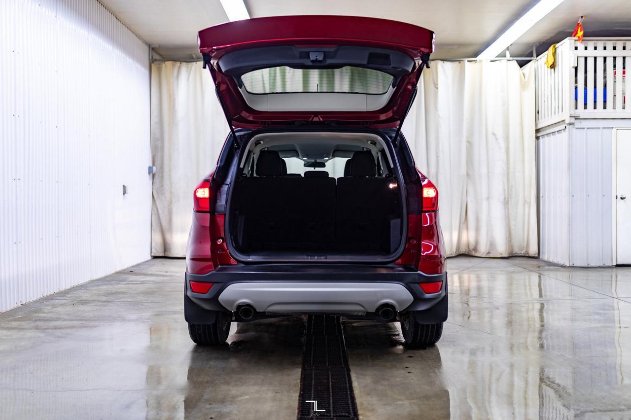 2019 Ford Escape AWD SE Sport BCam Red Deer AB