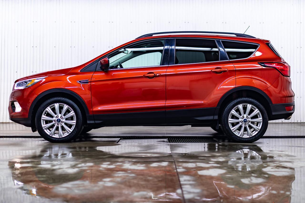2019 Ford Escape AWD SEL Leather Roof BCam Red Deer AB