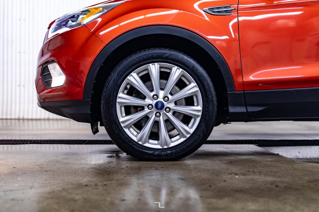 2019 Ford Escape AWD SEL Leather Roof BCam Red Deer AB