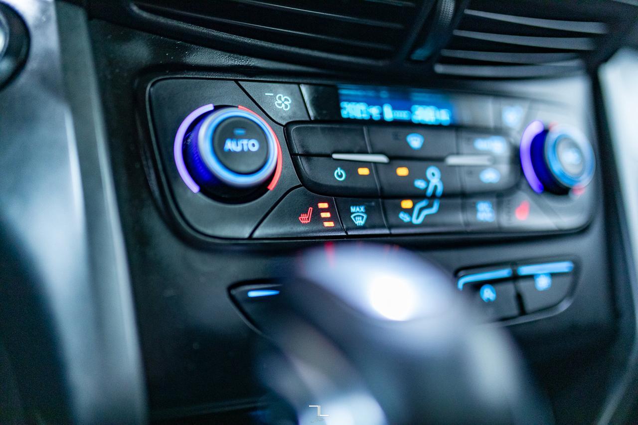 2019 Ford Escape AWD SEL Leather Roof BCam Red Deer AB