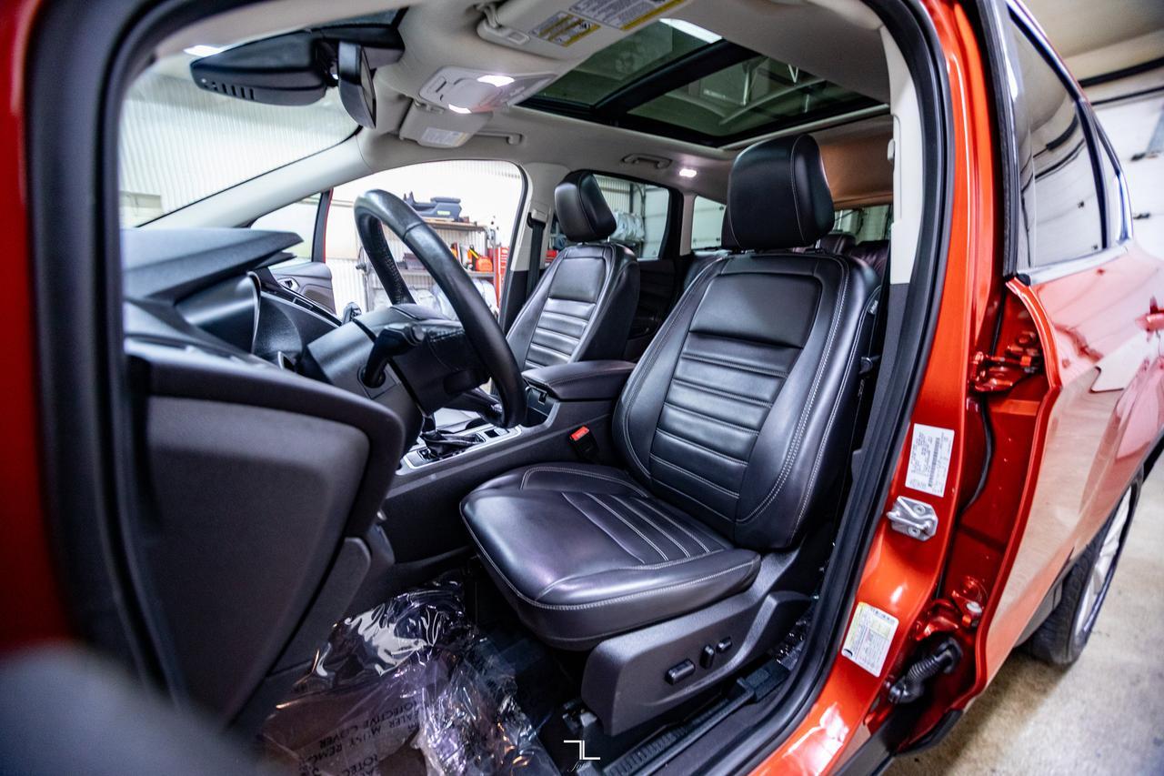 2019 Ford Escape AWD SEL Leather Roof BCam Red Deer AB