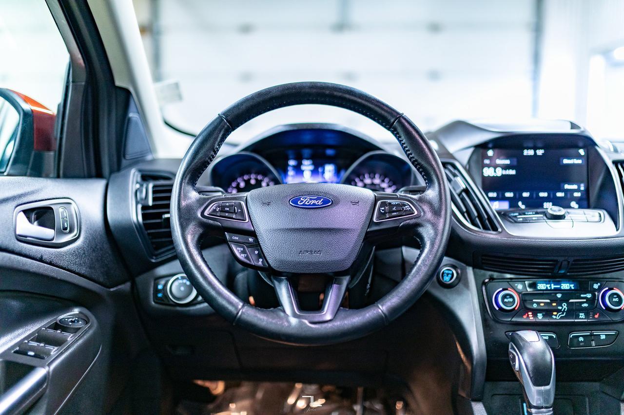 2019 Ford Escape AWD SEL Leather Roof BCam Red Deer AB