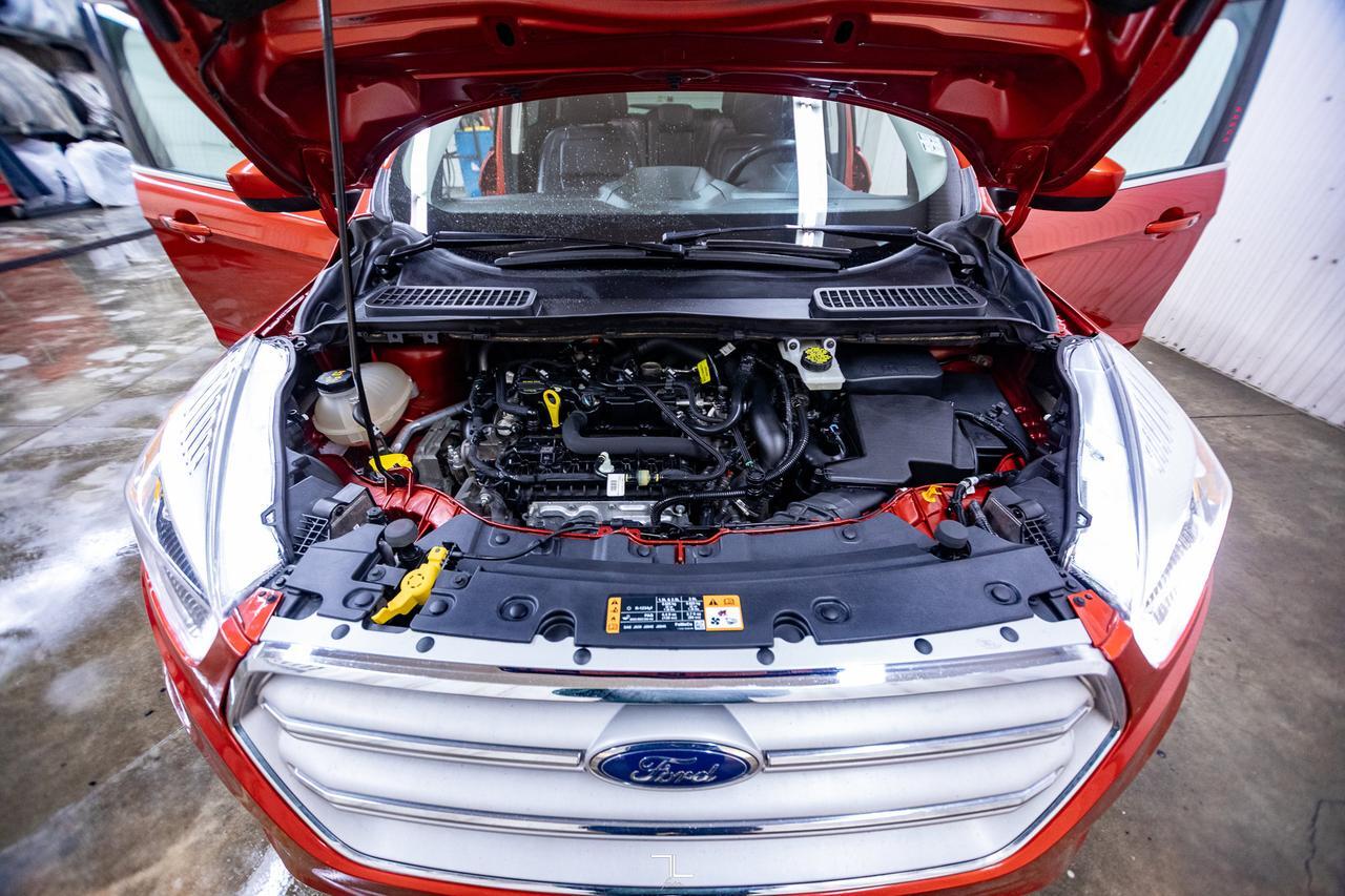 2019 Ford Escape AWD SEL Leather Roof BCam Red Deer AB