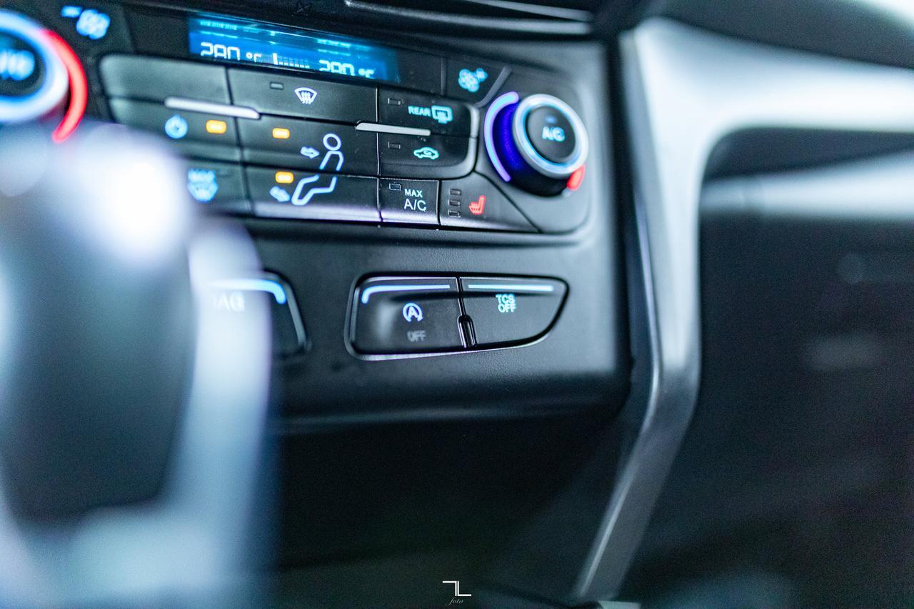 2019 Ford Escape AWD SEL Leather Roof BCam Red Deer AB