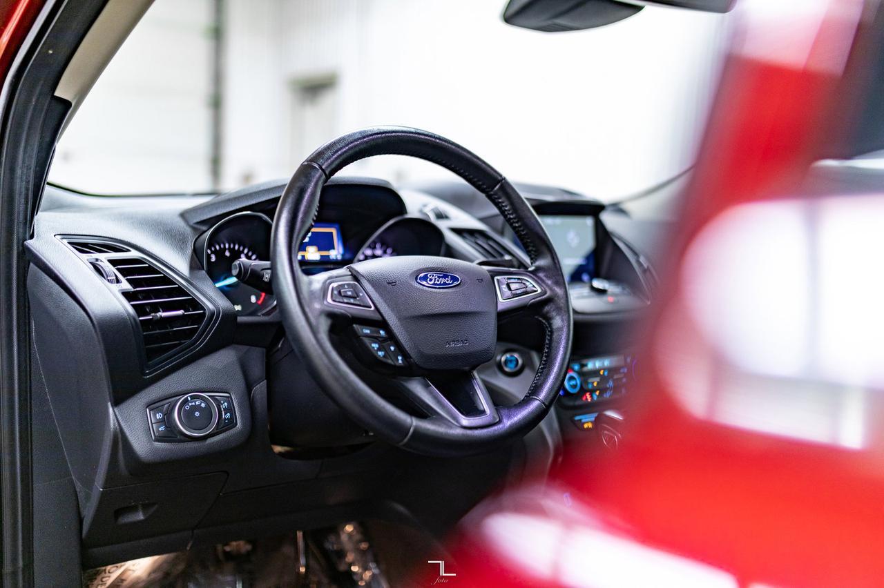 2019 Ford Escape AWD SEL Leather Roof BCam Red Deer AB