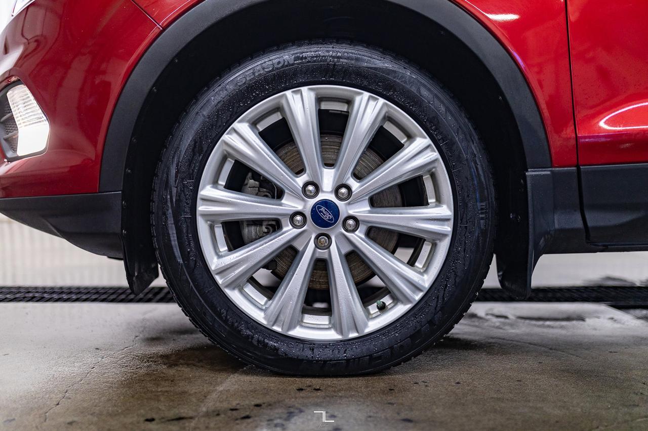 2019 Ford Escape AWD SEL Leather Roof BCam Red Deer AB