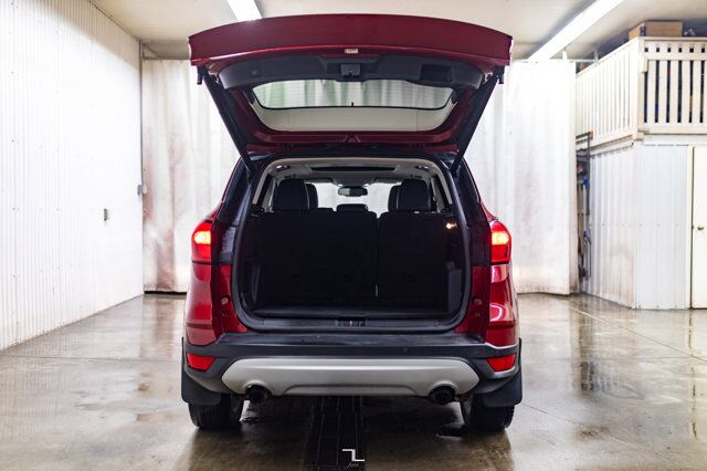 2019 Ford Escape AWD SEL Leather Roof BCam Red Deer AB