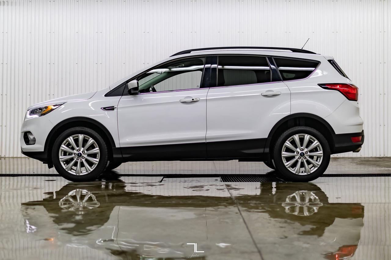2019 Ford Escape AWD SEL Leather Roof BCam Red Deer AB