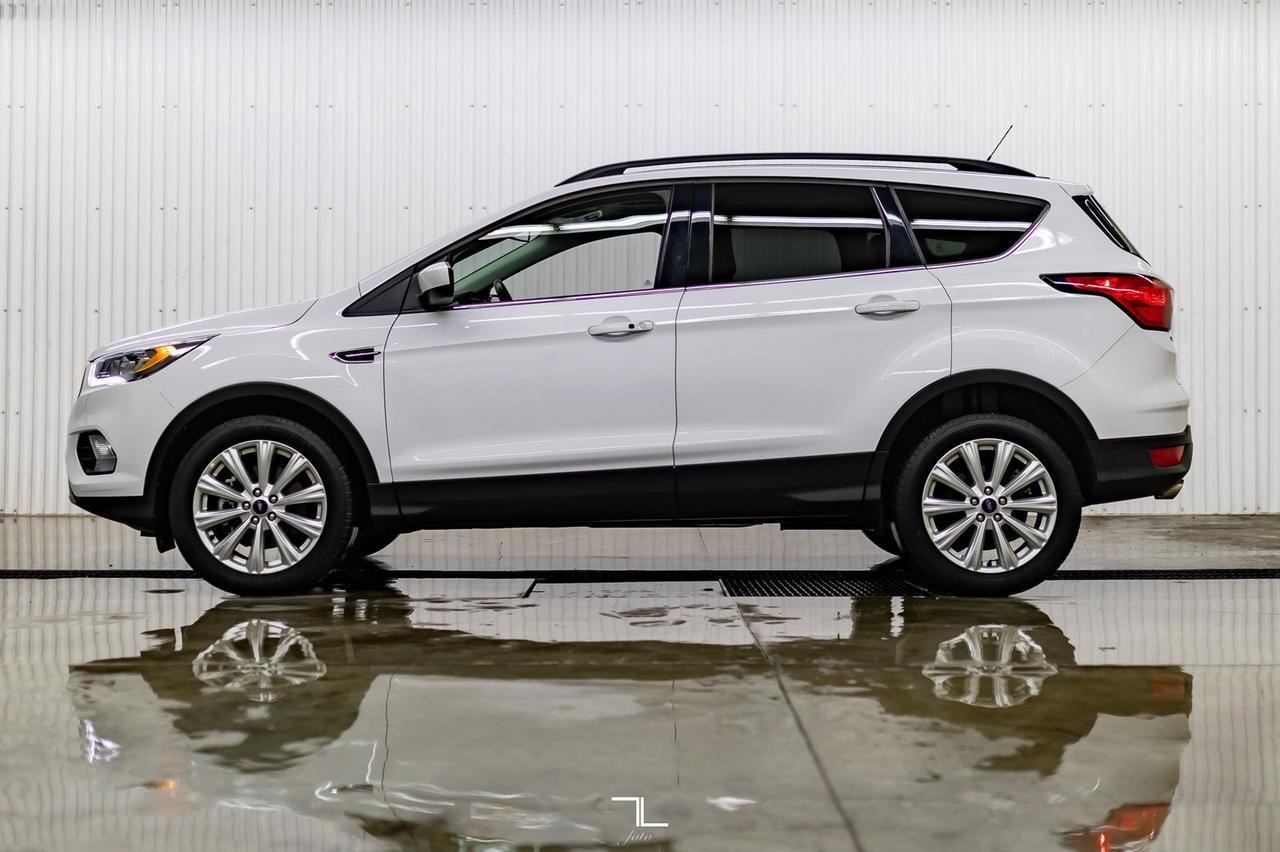 2019 Ford Escape AWD SEL Leather Roof BCam Red Deer AB