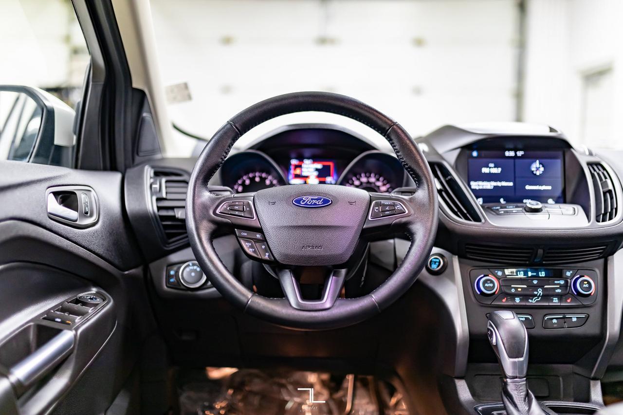 2019 Ford Escape AWD SEL Leather Roof BCam Red Deer AB
