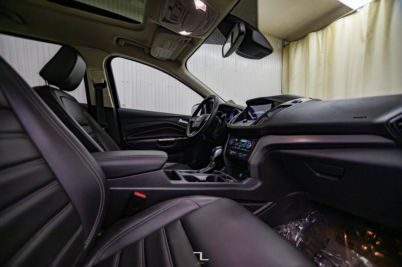 2019 Ford Escape AWD SEL Leather Roof BCam Red Deer AB