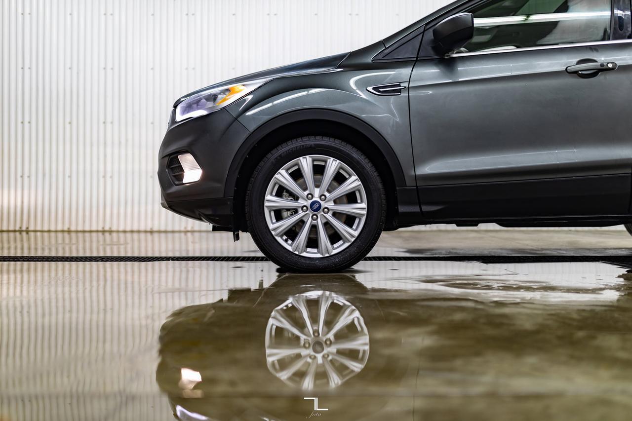 2019 Ford Escape AWD SEL Leather Roof BCam Red Deer AB