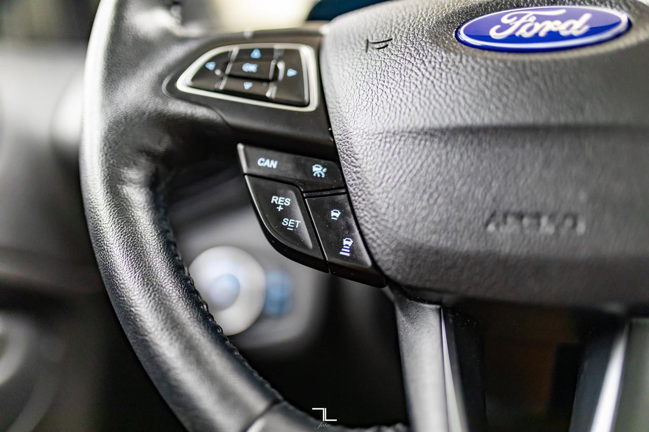 2019 Ford Escape AWD SEL Leather Roof BCam Red Deer AB