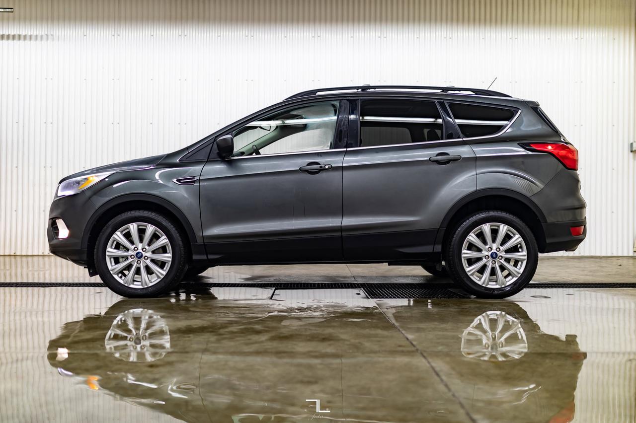 2019 Ford Escape AWD SEL Leather Roof BCam Red Deer AB