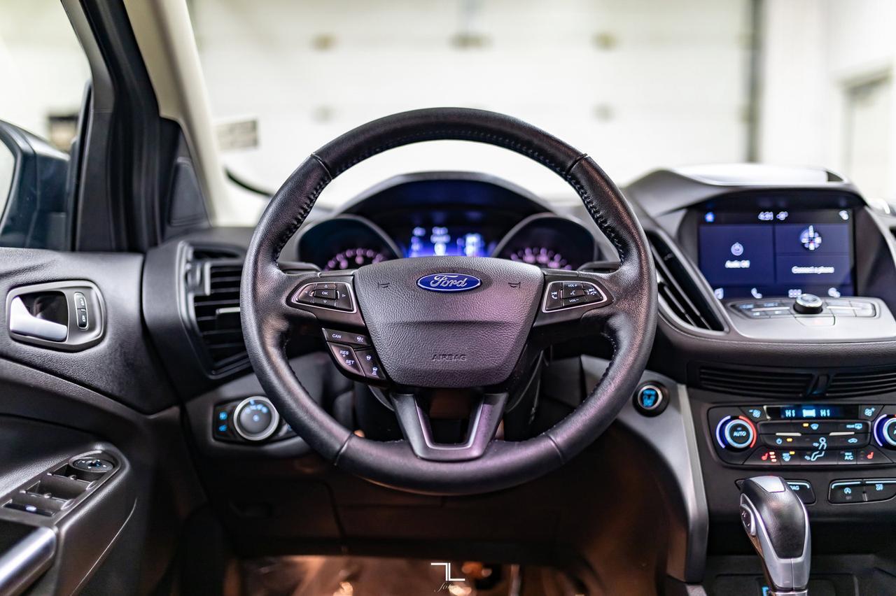 2019 Ford Escape AWD SEL Leather Roof BCam Red Deer AB