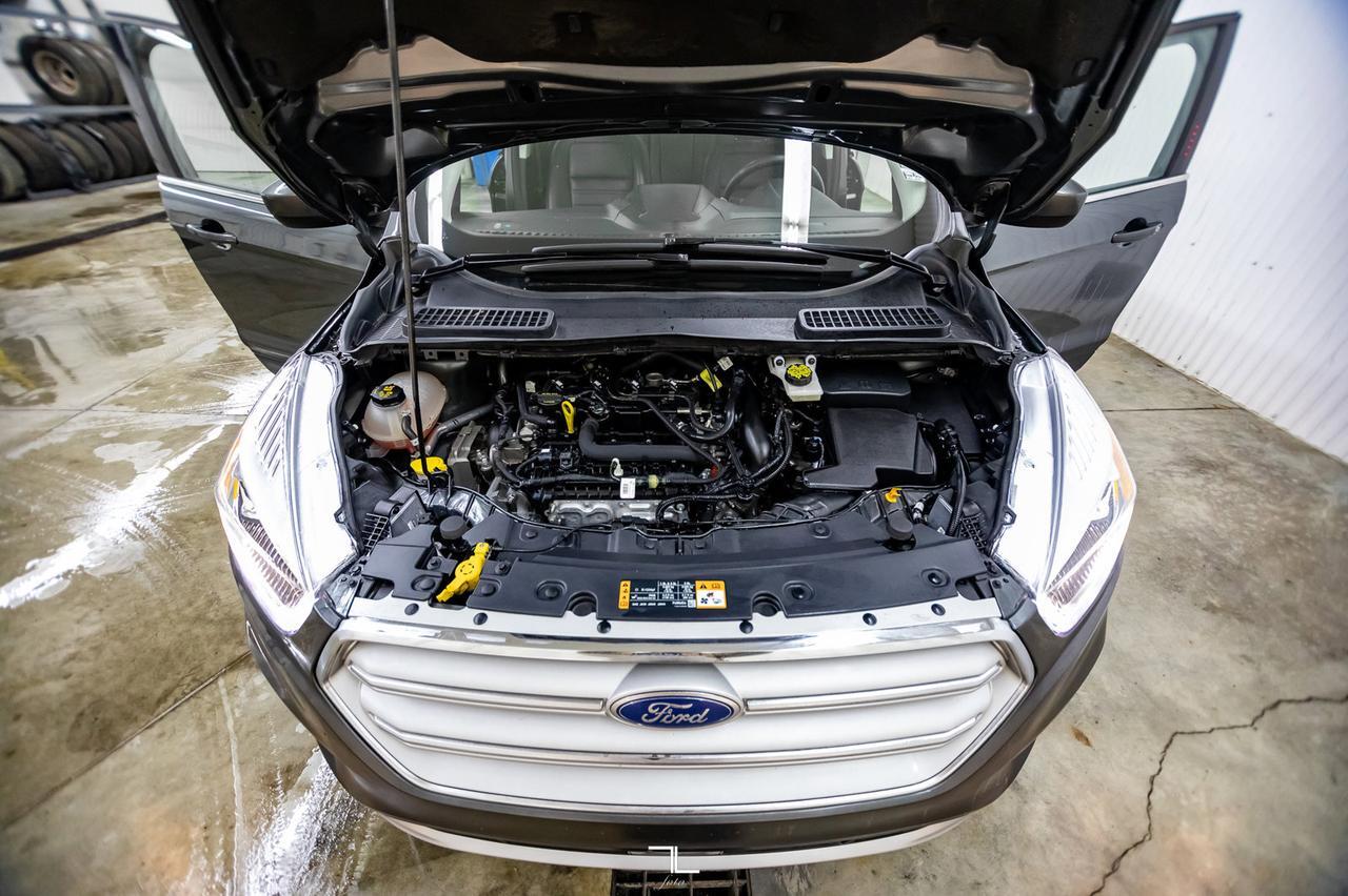 2019 Ford Escape AWD SEL Leather Roof BCam Red Deer AB