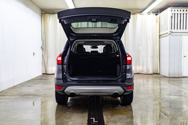 2019 Ford Escape AWD SEL Leather Roof BCam Red Deer AB