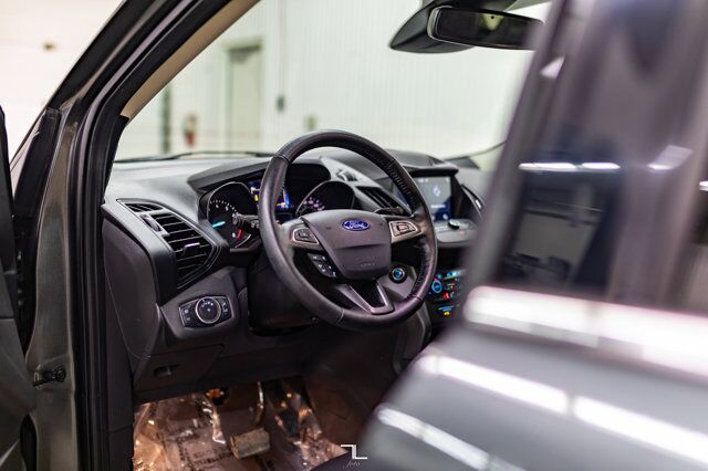 2019 Ford Escape AWD SEL Leather Roof BCam Red Deer AB