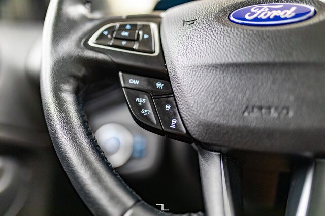 2019 Ford Escape AWD SEL Leather Roof BCam Red Deer AB