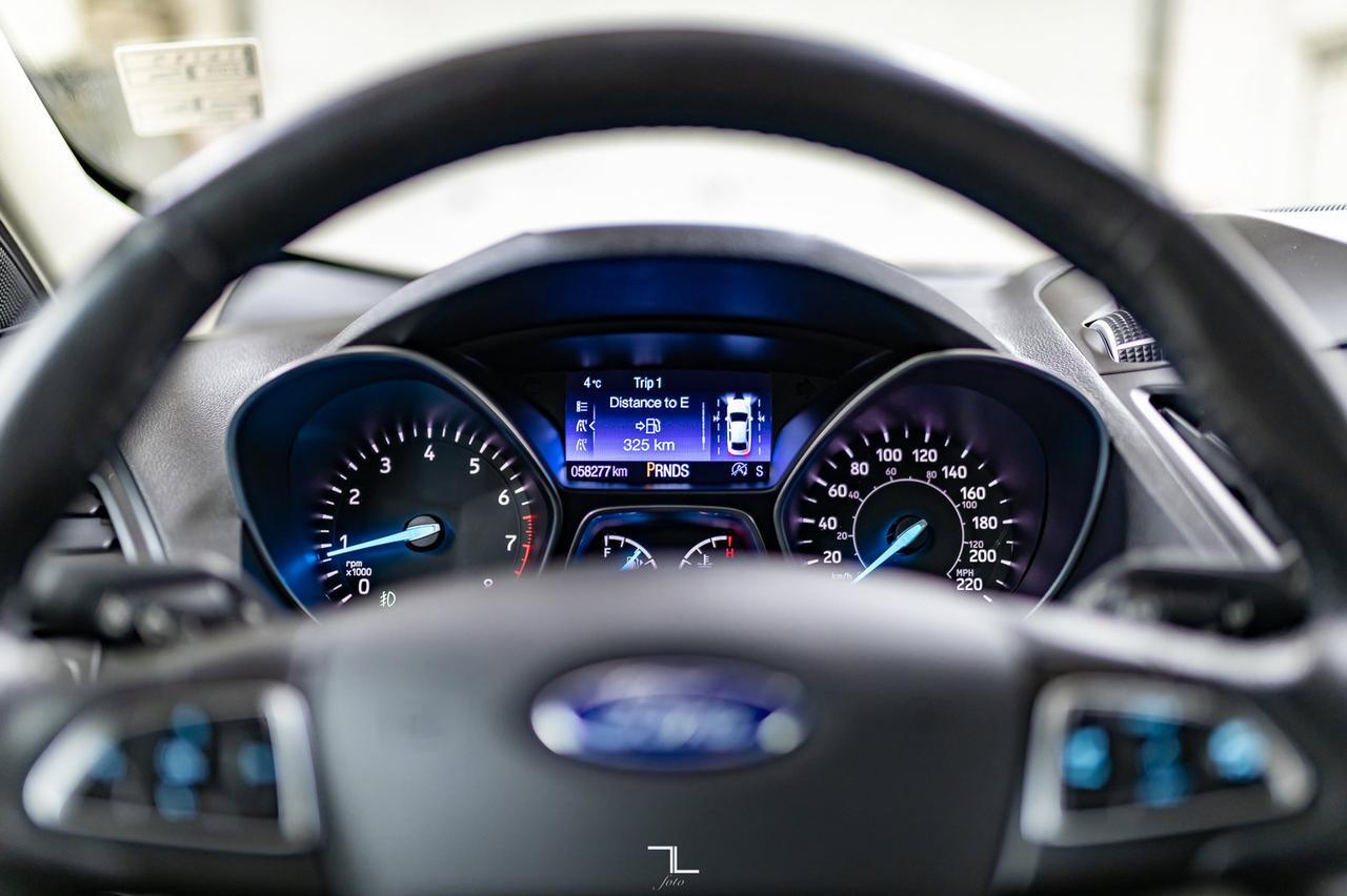 2019 Ford Escape AWD SEL Leather Roof Nav BCam Red Deer AB