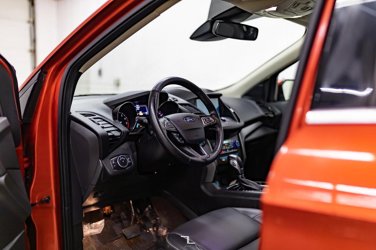 2019 Ford Escape AWD SEL Leather Roof Nav BCam Red Deer AB