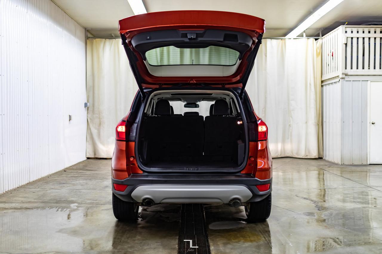 2019 Ford Escape AWD SEL Leather Roof Nav BCam Red Deer AB