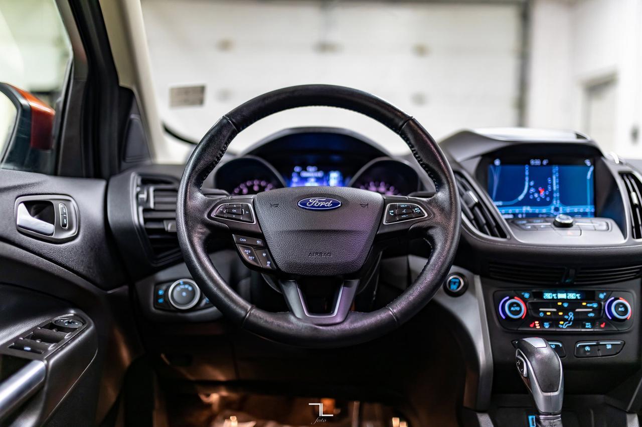 2019 Ford Escape AWD SEL Leather Roof Nav BCam Red Deer AB