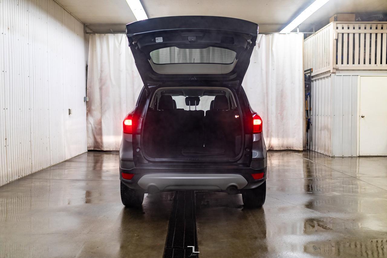 2019 Ford Escape AWD Titanium Leather Nav BCam Red Deer AB