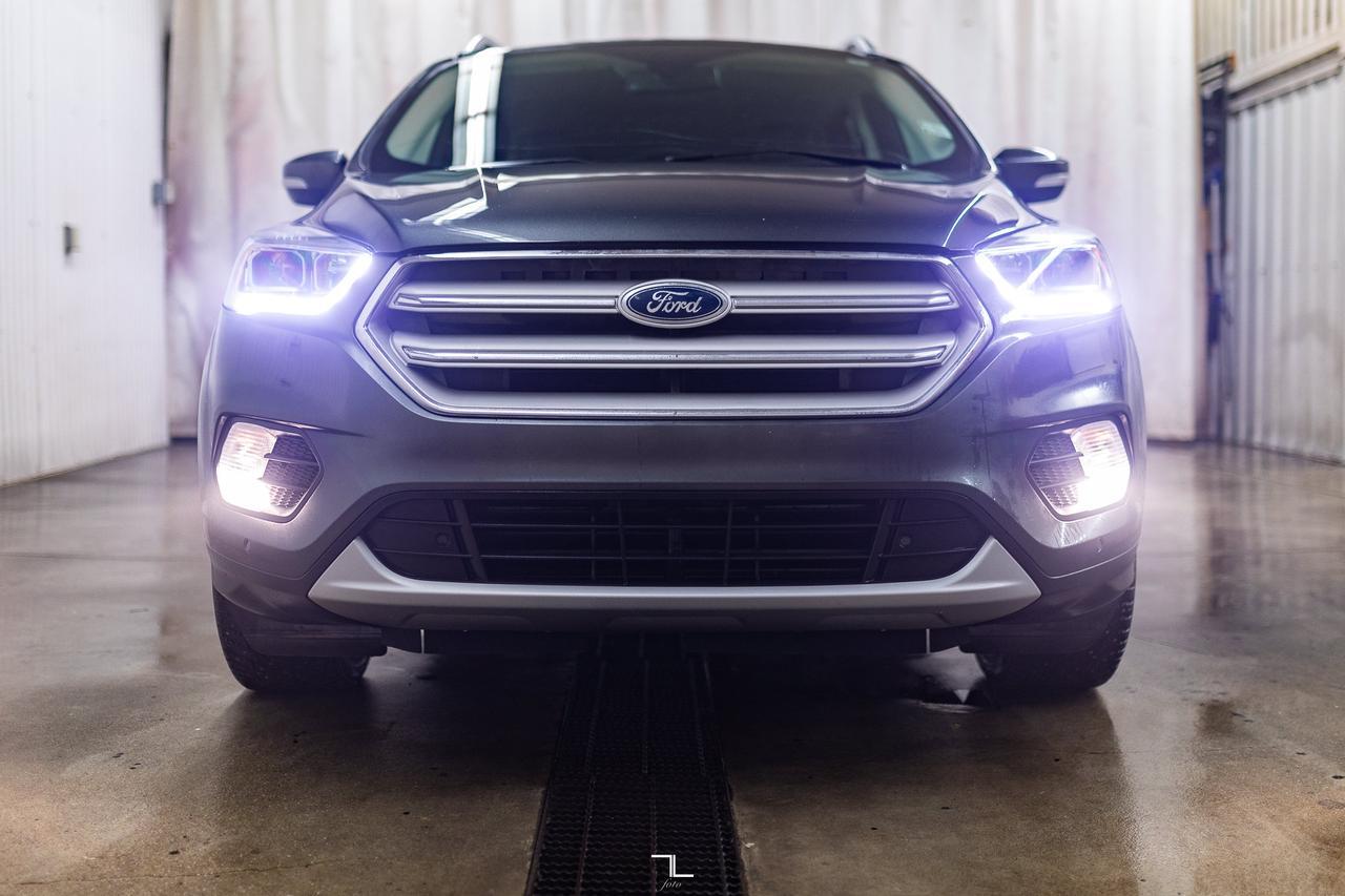2019 Ford Escape AWD Titanium Leather Nav BCam Red Deer AB