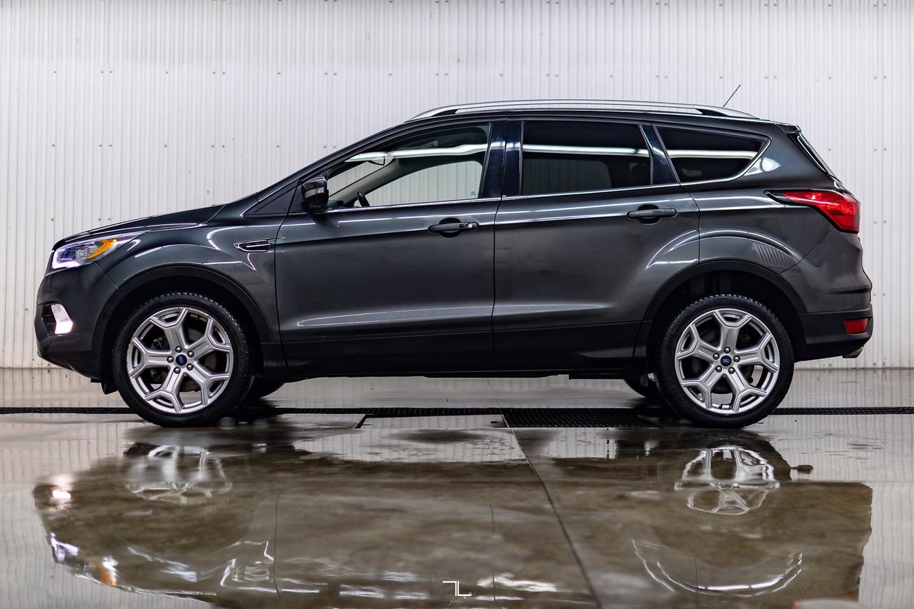 2019 Ford Escape AWD Titanium Leather Nav BCam Red Deer AB