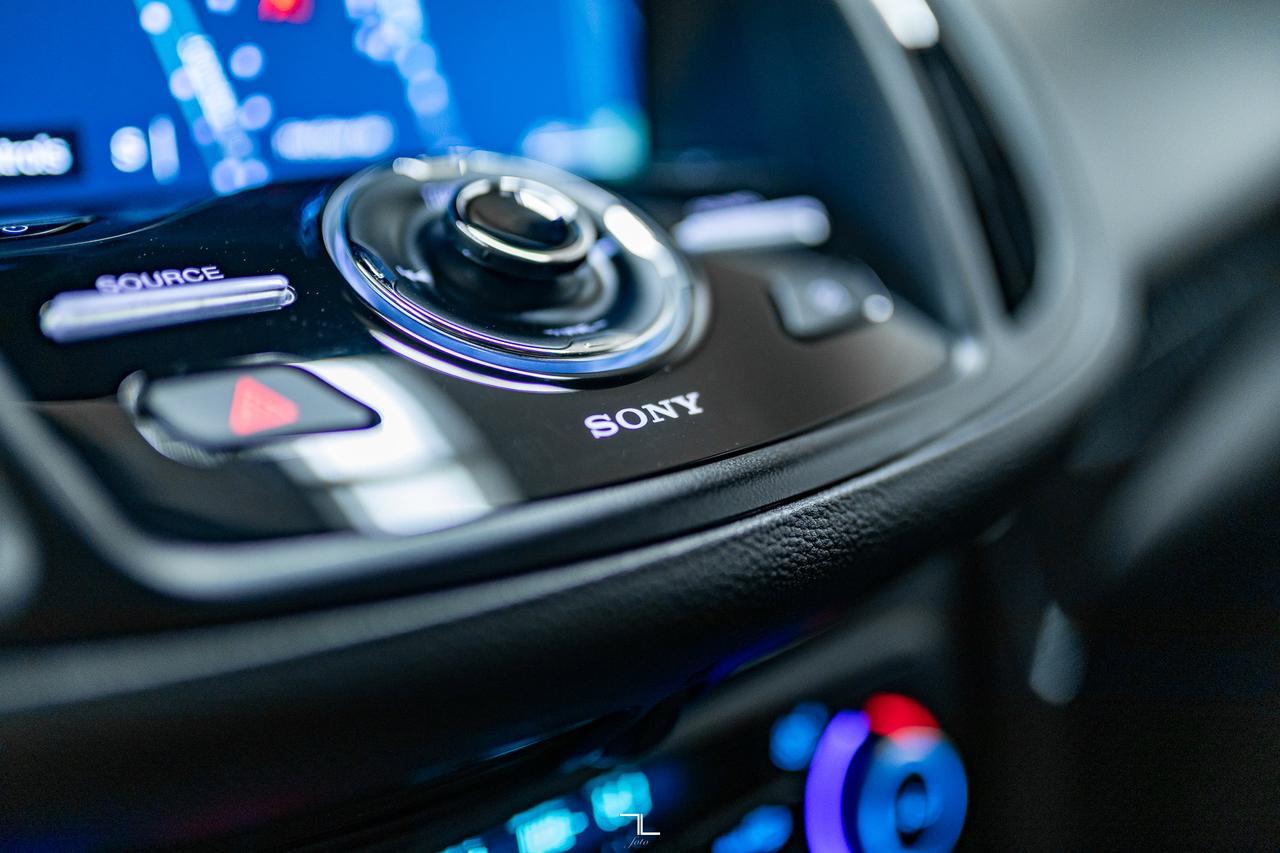 2019 Ford Escape AWD Titanium Leather Nav BCam Red Deer AB