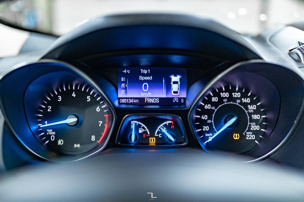 2019 Ford Escape AWD Titanium Leather Nav BCam Red Deer AB