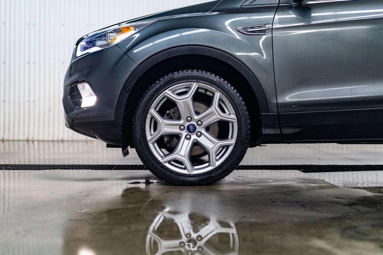 2019 Ford Escape AWD Titanium Leather Nav BCam Red Deer AB