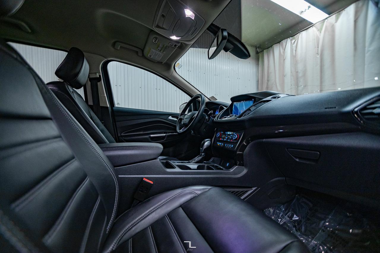 2019 Ford Escape AWD Titanium Leather Nav BCam Red Deer AB