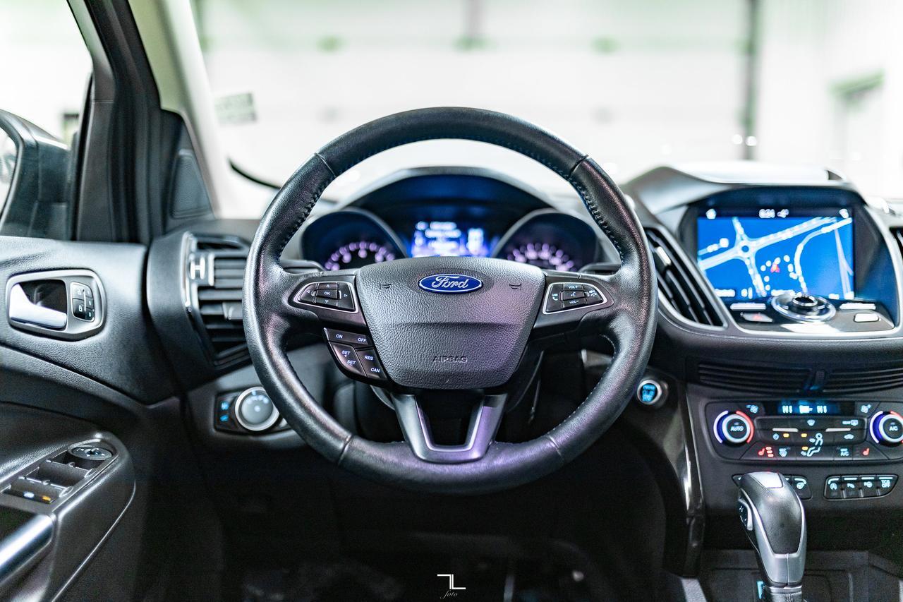 2019 Ford Escape AWD Titanium Leather Nav BCam Red Deer AB