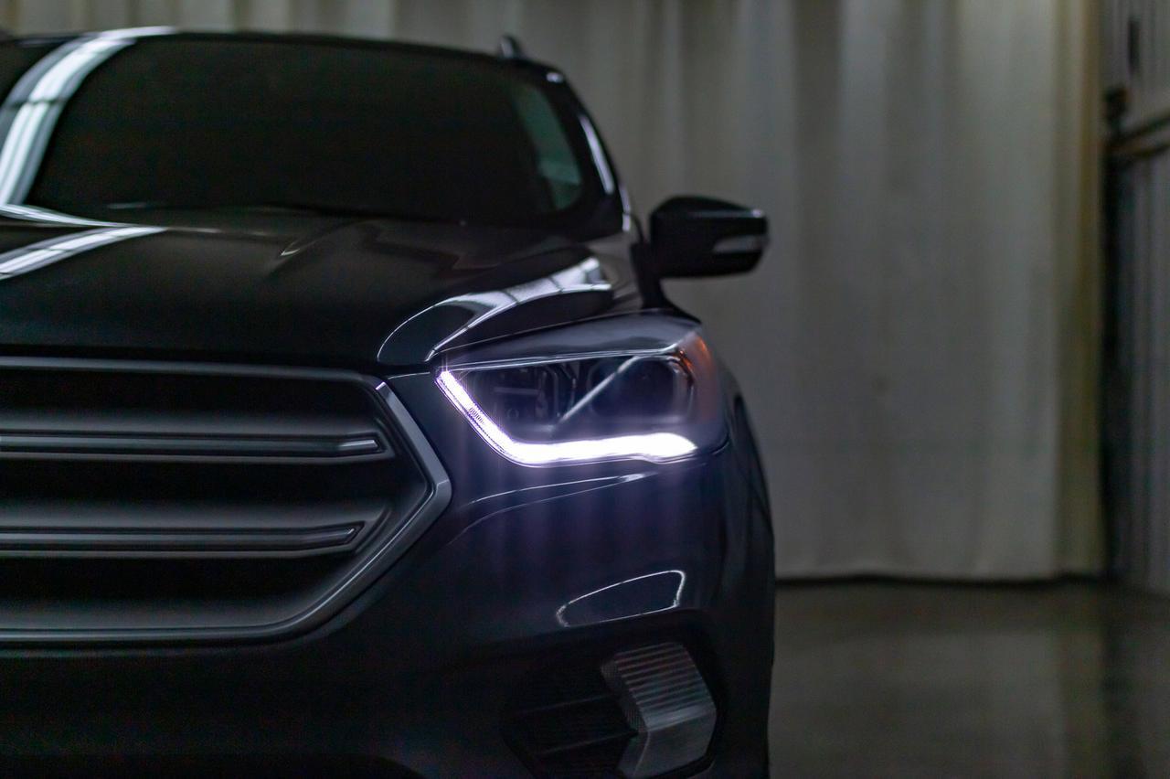 2019 Ford Escape AWD Titanium Leather Roof Nav BCam Red Deer AB