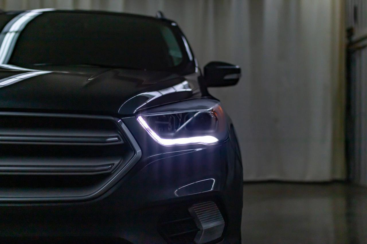 2019 Ford Escape AWD Titanium Leather Roof Nav BCam Red Deer AB