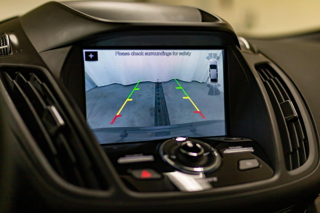 2019 Ford Escape AWD Titanium Leather Roof Nav BCam Red Deer AB